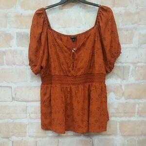 NWT Torrid Size 3X Rust Floral Smocked Blouse